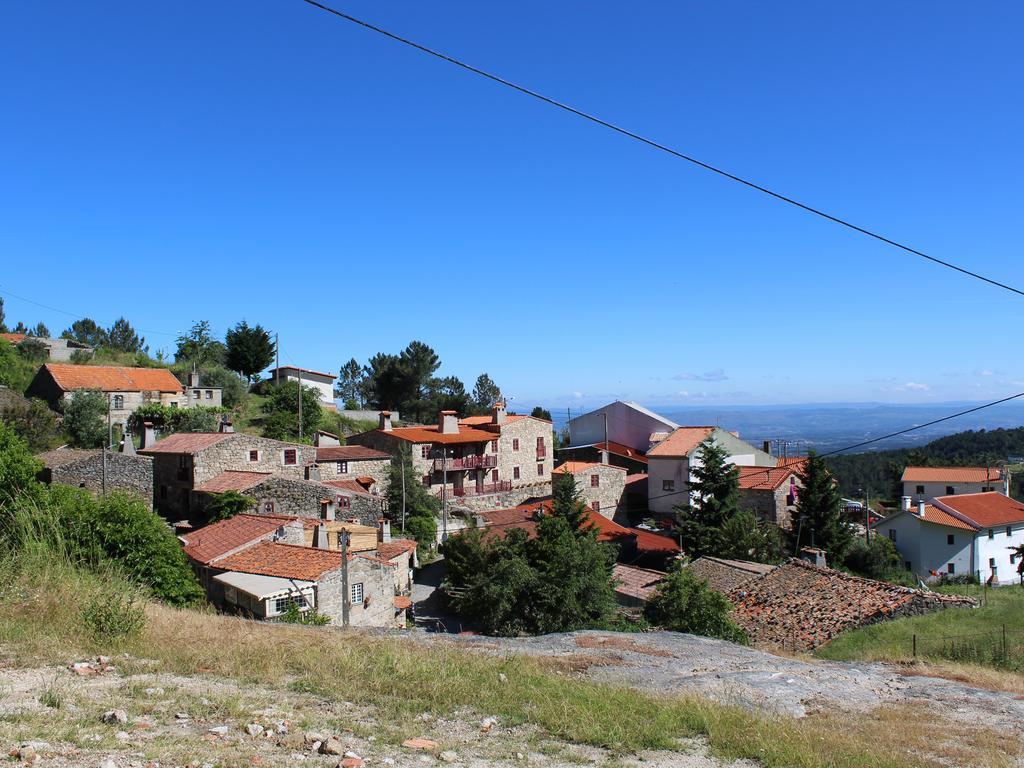 Casas Da Ribeira Guest House Seia Bagian luar foto